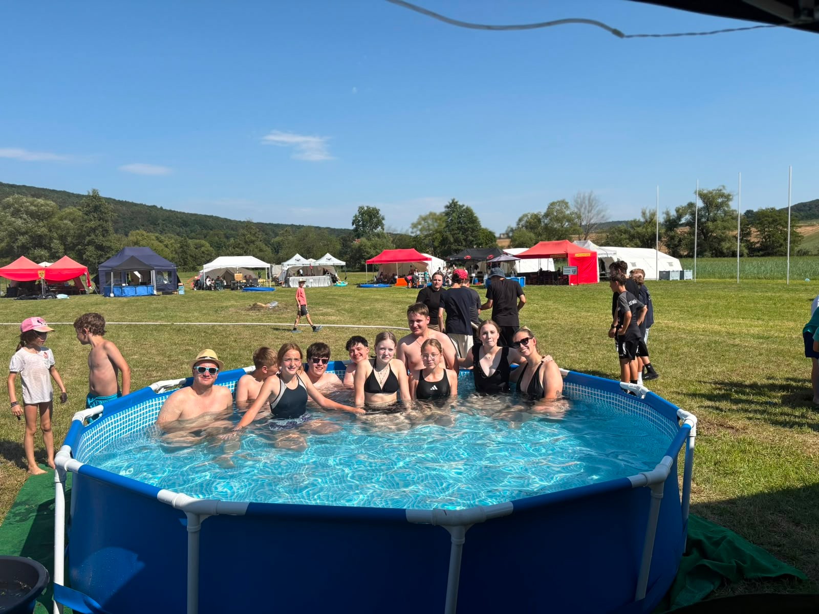 Abkühlung im Pool